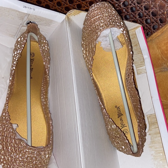 Nature Breeze Asya gold glitter size 9 NIB - Picture 6 of 11